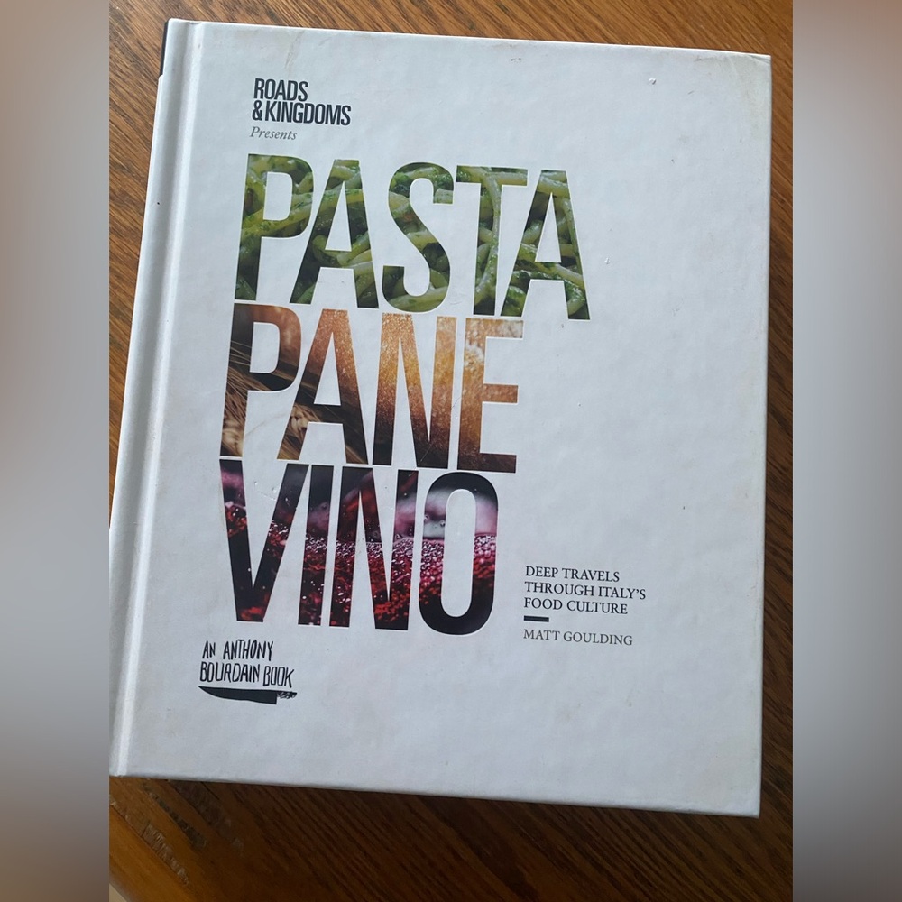 Pasta, pane, vino (cookbook)